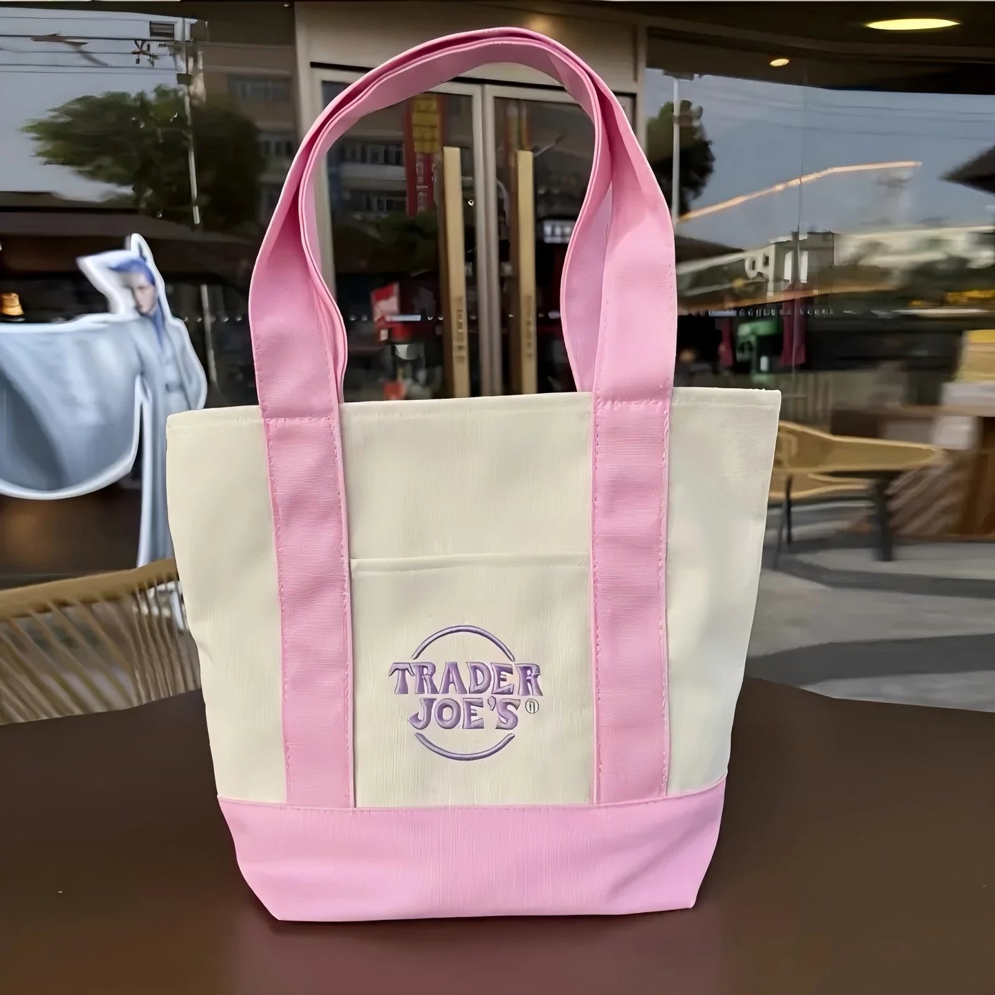 **Trader Joe's Women's Floral Tote Bag / Stylish & Spacious Beach Bag / Perfect For Summer Vacations, Shopping & Casual Outings