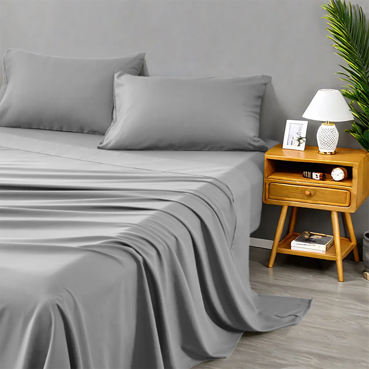 4 Pcs Soft, Solid Color, Fashionable Home Bedding Set / Microfiber / Suitable for All Seasons / 1 Fitted Sheet, 1 Flat Sheet,  2 Pillowcases