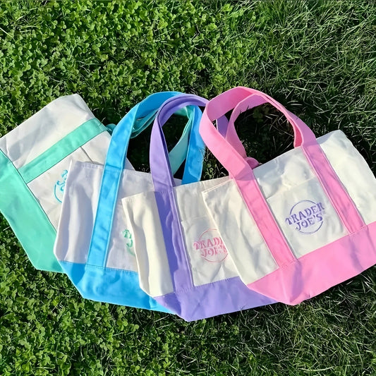 **Trader Joe's Women's Floral Tote Bag / Stylish & Spacious Beach Bag / Perfect For Summer Vacations, Shopping & Casual Outings