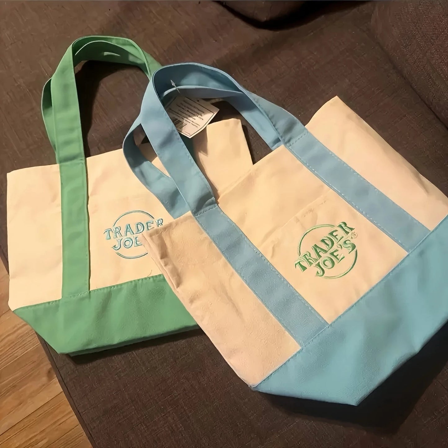 **Trader Joe's Women's Floral Tote Bag / Stylish & Spacious Beach Bag / Perfect For Summer Vacations, Shopping & Casual Outings